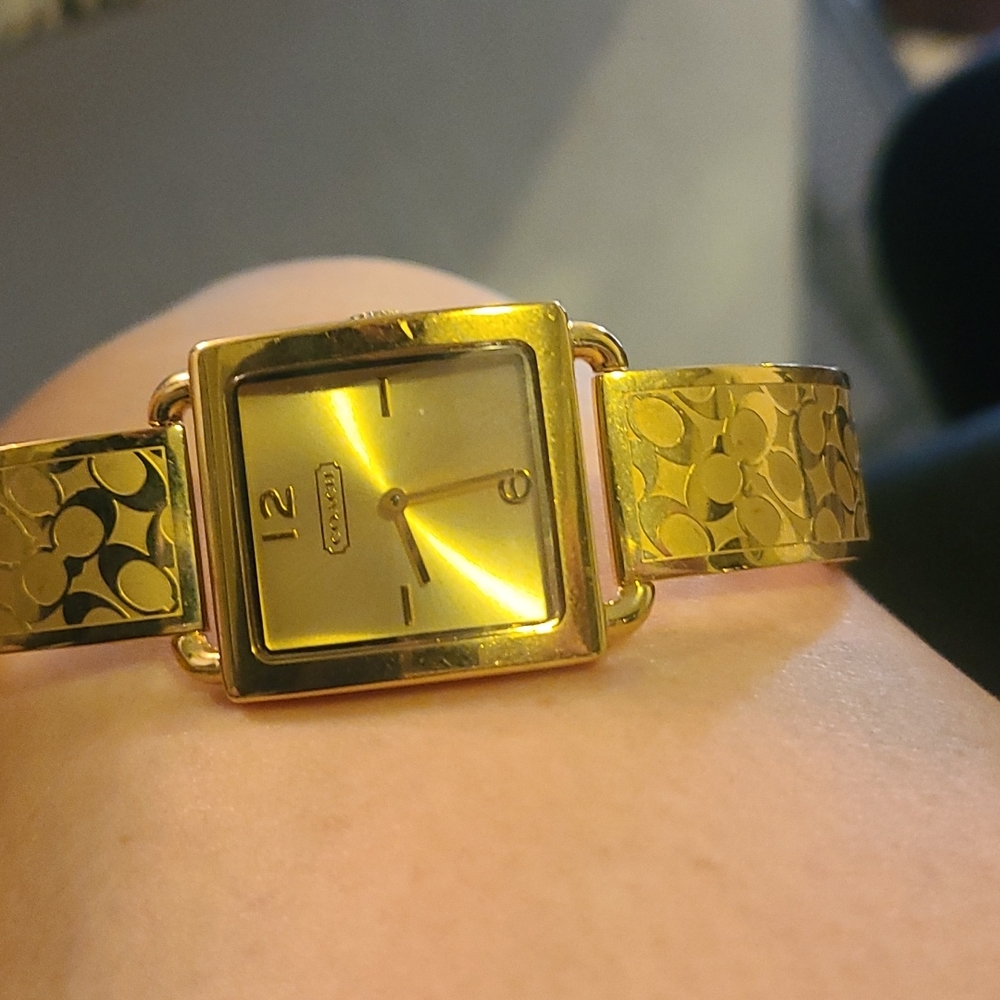 Watch - Picture 3 of 3